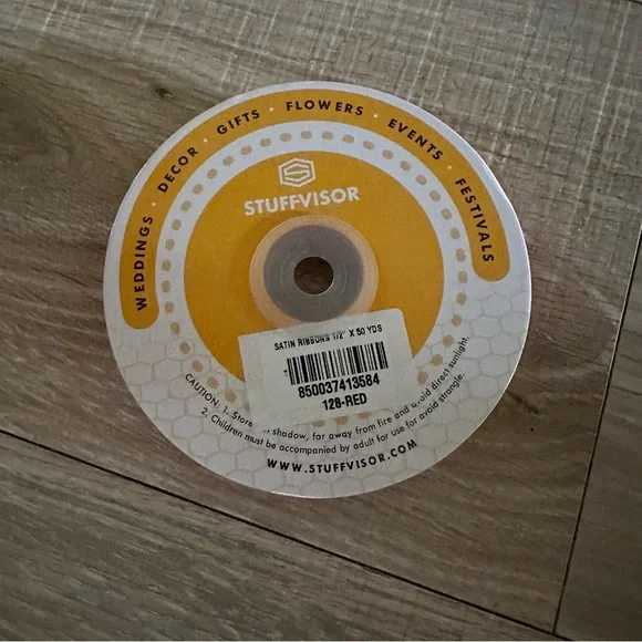 Red Ribbon - Picture 8 of 9